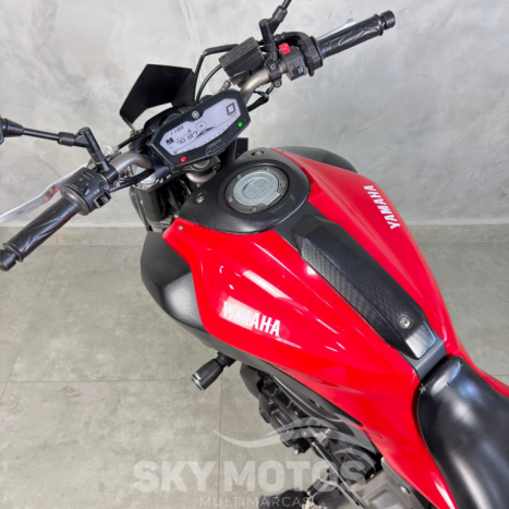 YAMAHA MT-07 700 , Foto 10