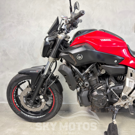 YAMAHA MT-07 700 , Foto 12