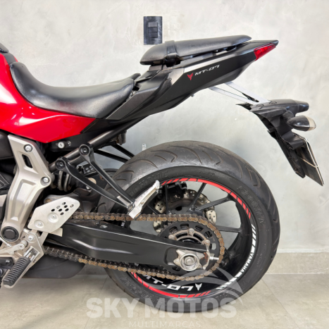 YAMAHA MT-07 700 , Foto 13