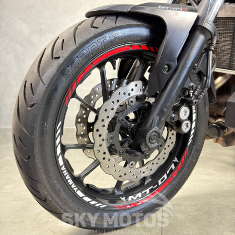 YAMAHA MT-07 700 , Foto 16