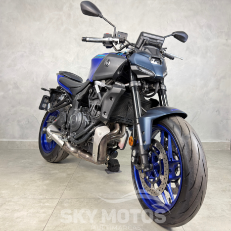 YAMAHA MT-07 700 , Foto 2