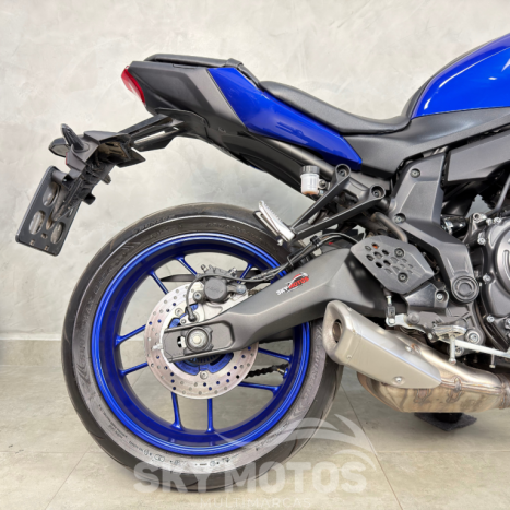 YAMAHA MT-07 700 , Foto 3