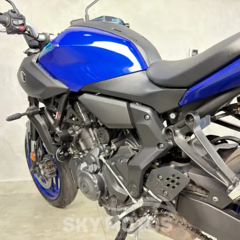 YAMAHA MT-07 700 , Foto 17