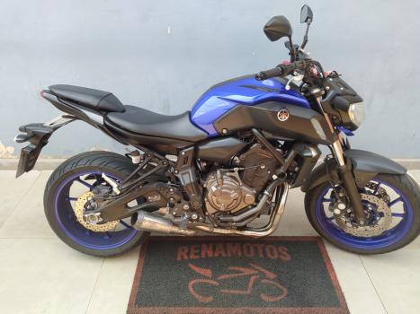 YAMAHA MT-07 700 ABS, Foto 1