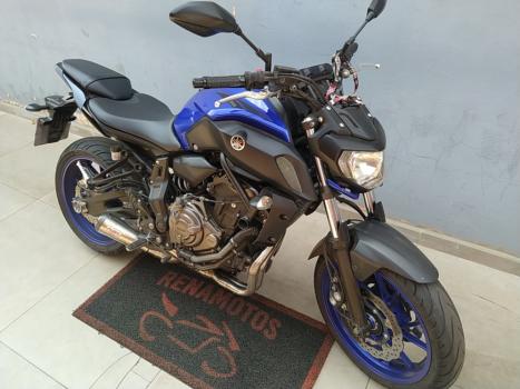 YAMAHA MT-07 700 ABS, Foto 2