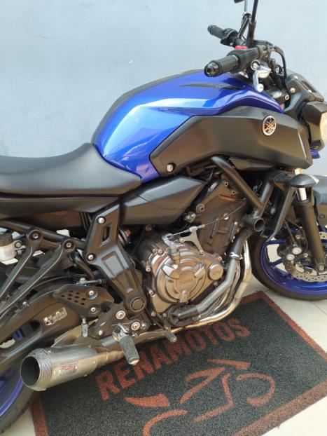 YAMAHA MT-07 700 ABS, Foto 6