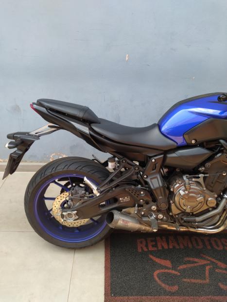 YAMAHA MT-07 700 ABS, Foto 7
