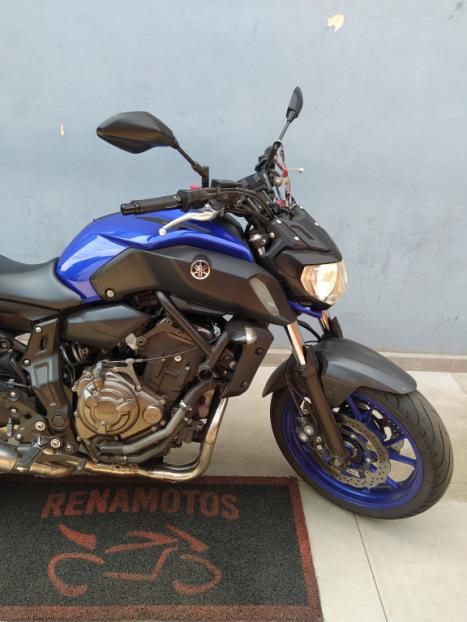 YAMAHA MT-07 700 ABS, Foto 8