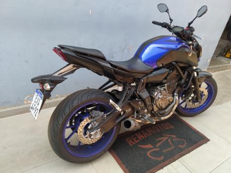 YAMAHA MT-07 700 ABS, Foto 9