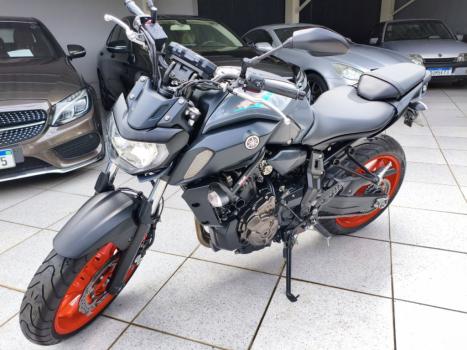 YAMAHA MT-07 700 ABS, Foto 2