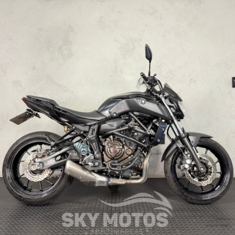 YAMAHA MT-07 700 ABS, Foto 1
