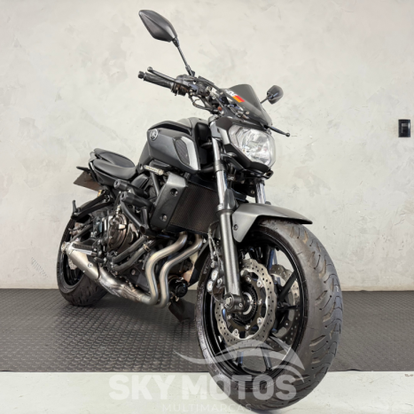 YAMAHA MT-07 700 ABS, Foto 4