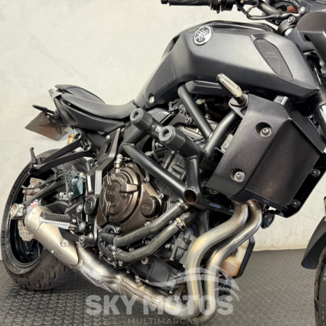 YAMAHA MT-07 700 ABS, Foto 6