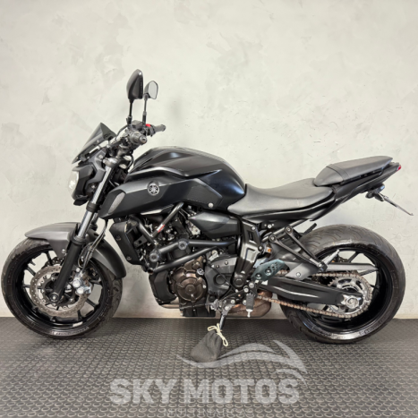 YAMAHA MT-07 700 ABS, Foto 11
