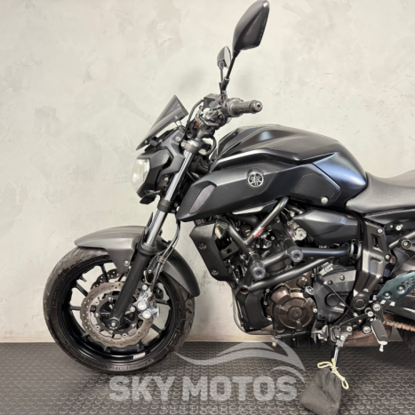 YAMAHA MT-07 700 ABS, Foto 13