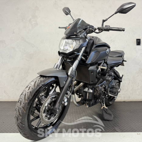 YAMAHA MT-07 700 ABS, Foto 14
