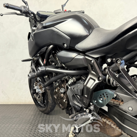 YAMAHA MT-07 700 ABS, Foto 17