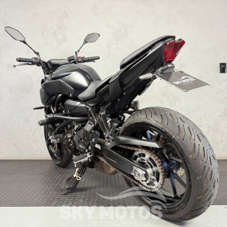 YAMAHA MT-07 700 ABS, Foto 18