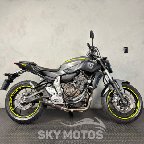 YAMAHA MT-07 700 ABS, Foto 1