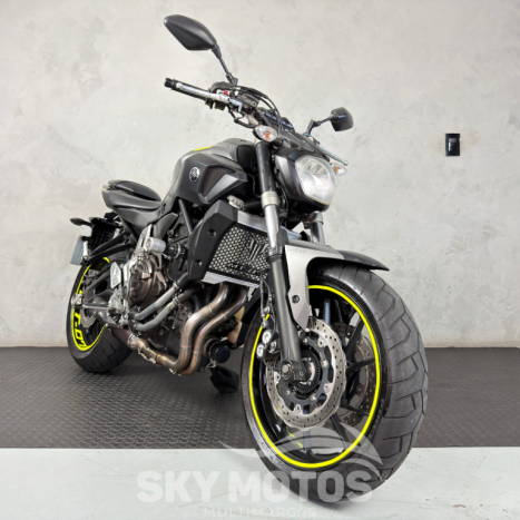 YAMAHA MT-07 700 ABS, Foto 4