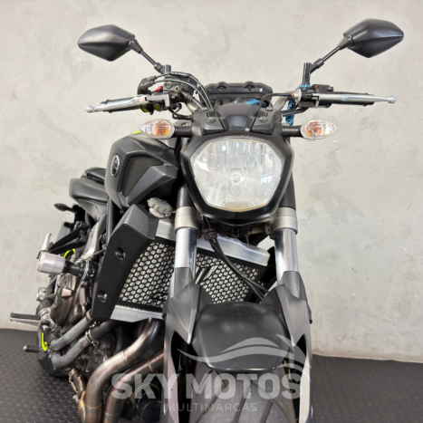 YAMAHA MT-07 700 ABS, Foto 5