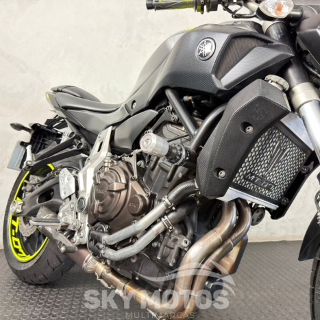 YAMAHA MT-07 700 ABS, Foto 6