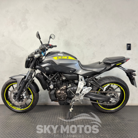 YAMAHA MT-07 700 ABS, Foto 11