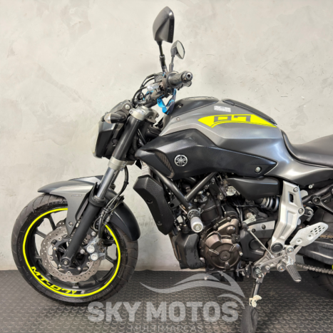YAMAHA MT-07 700 ABS, Foto 12