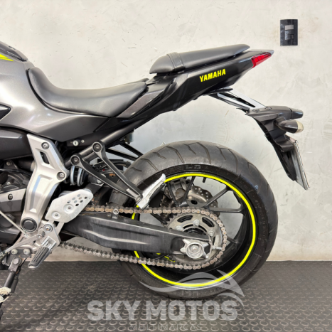 YAMAHA MT-07 700 ABS, Foto 13