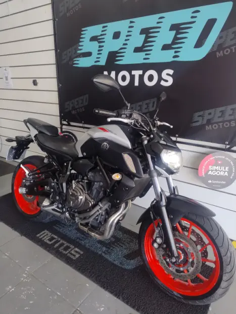YAMAHA MT-07 700 ABS, Foto 11