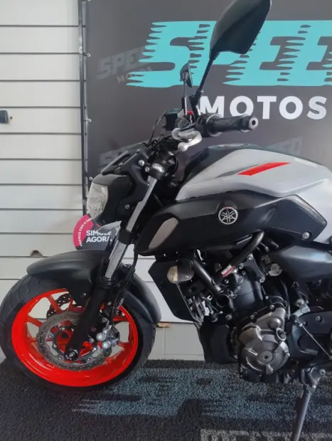 YAMAHA MT-07 700 ABS, Foto 12