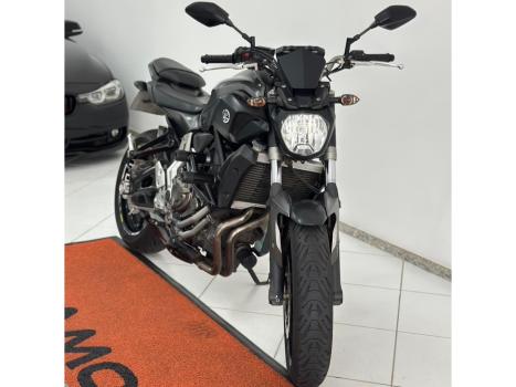 YAMAHA MT-07 700 ABS, Foto 6