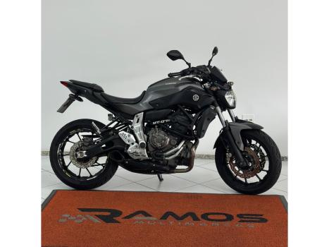 YAMAHA MT-07 700 ABS, Foto 10