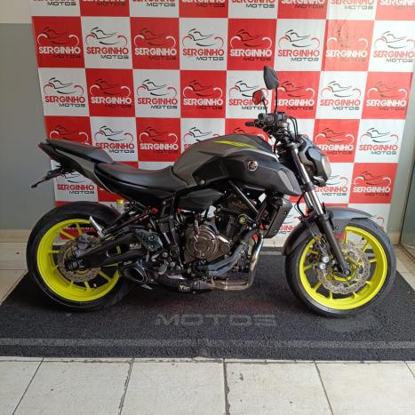 YAMAHA MT-07 700 ABS, Foto 1