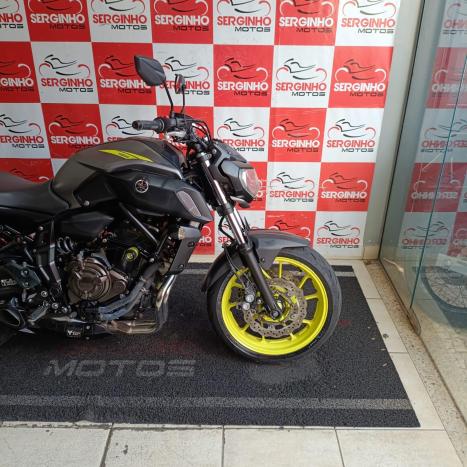 YAMAHA MT-07 700 ABS, Foto 3