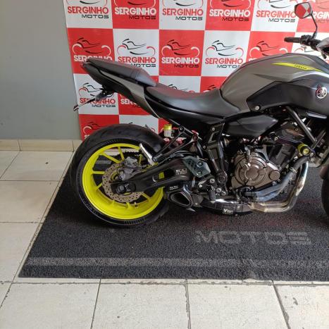 YAMAHA MT-07 700 ABS, Foto 4