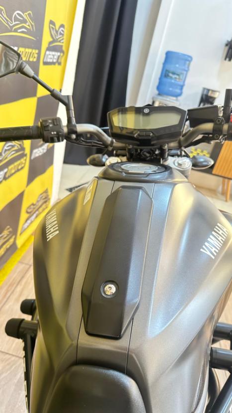 YAMAHA MT-07 700 ABS, Foto 4