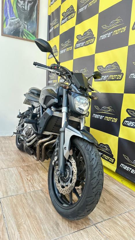 YAMAHA MT-07 700 ABS, Foto 5