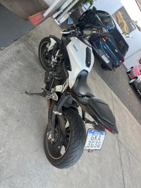 YAMAHA MT-07 700 ABS, Foto 3