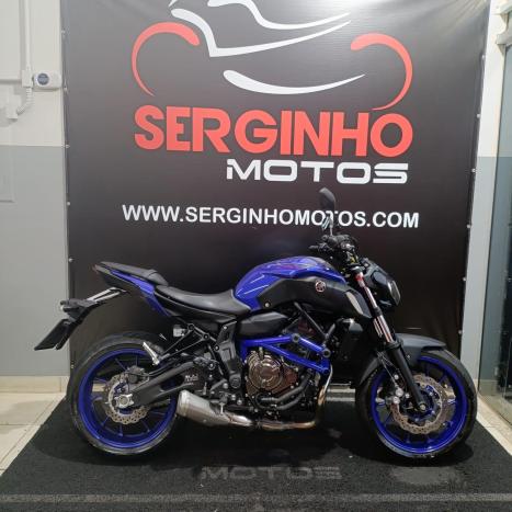 YAMAHA MT-07 700 ABS, Foto 1