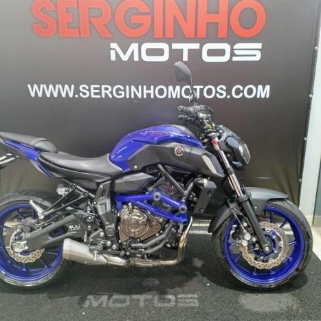 YAMAHA MT-07 700 ABS, Foto 2