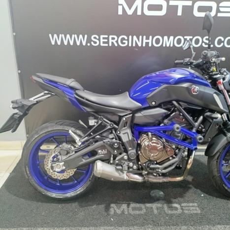 YAMAHA MT-07 700 ABS, Foto 3