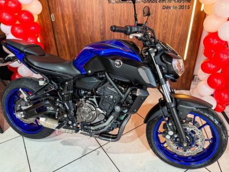 YAMAHA MT-07 700 ABS, Foto 3