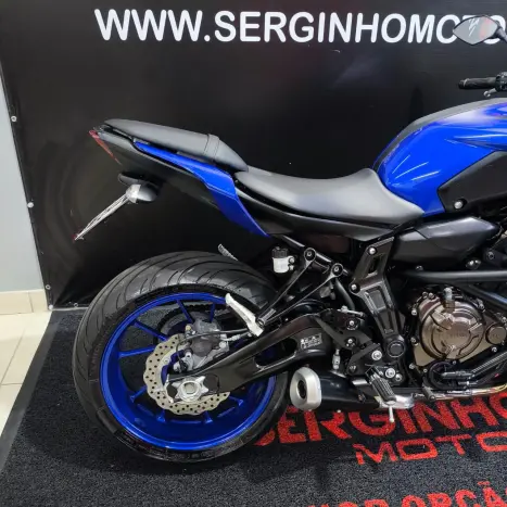 YAMAHA MT-07 700 ABS, Foto 3
