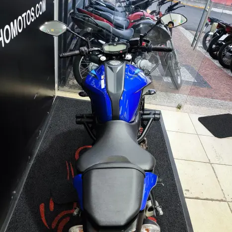 YAMAHA MT-07 700 ABS, Foto 4