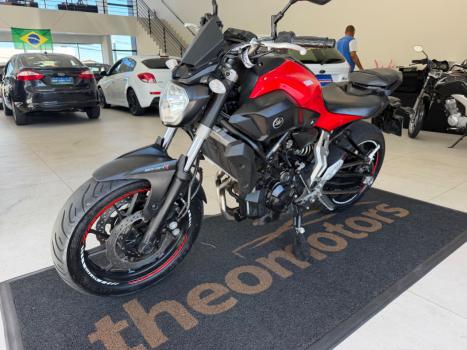 YAMAHA MT-07 700 ABS, Foto 2