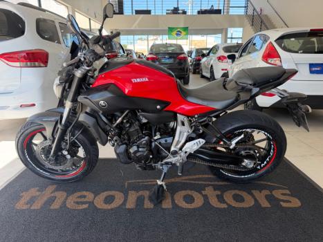 YAMAHA MT-07 700 ABS, Foto 5