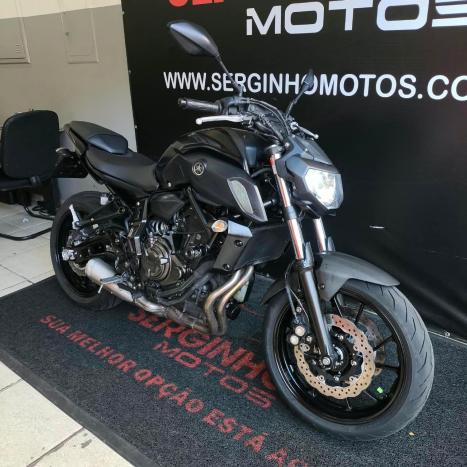YAMAHA MT-07 700 ABS, Foto 2