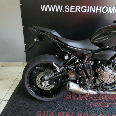YAMAHA MT-07 700 ABS, Foto 3