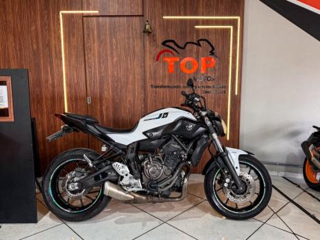 YAMAHA MT-07 700 ABS, Foto 1
